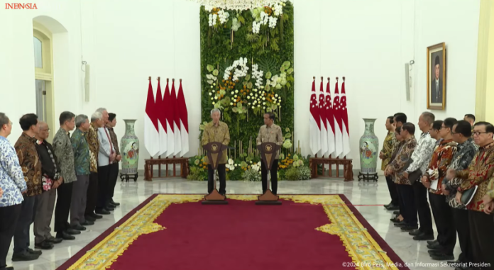 Presiden Jokowi Bersama Menhan Sekaligus Presiden Terpilih Prabowo Subianto Duduk Bersama dengan Perdana Menteri (PM) Singapura Lee Hsien Loong dan Wakil PM Singapura Lawrence Wong di Istana Kepresidenan Bogor, pada Senin (29/4/2024). (Foto: Youtube/Biro Pers Setpres RI)