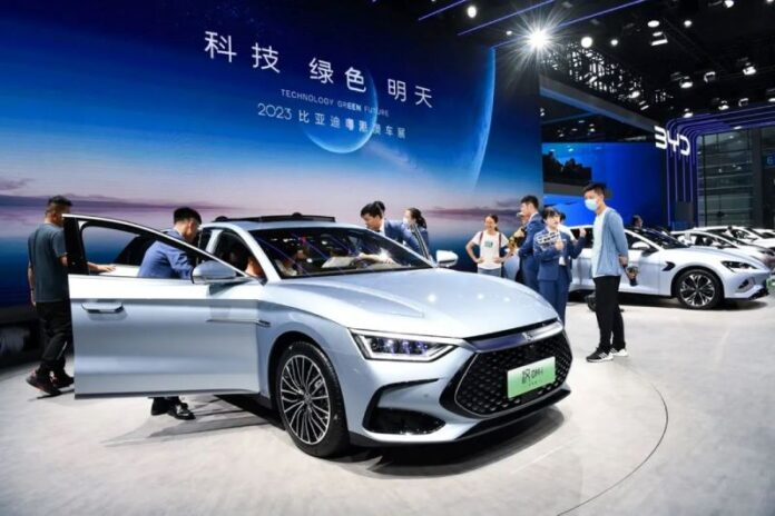 Ilustrasi Pameran Mobil BYD. (Foto: Xinhua)