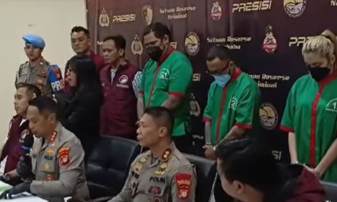 Konferensi Pers Kasus Penyalahgunaan Narkoba yang Melibatkan Vokalis Band Last Child Virgoun. (Foto: Instagram/@jktnews)