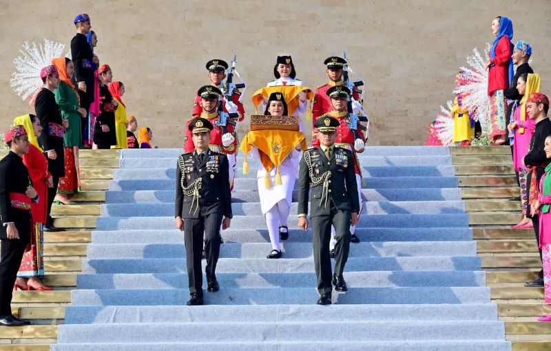 Kirab Bendera Pusaka dari Monas ke IKN Nusantara. (Foto: X@jokowi)