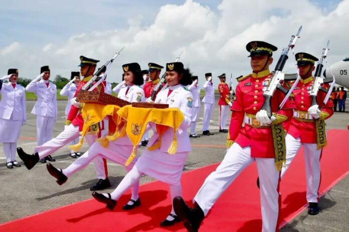 Kirab Bendera Pusaka dari Monas ke IKN Nusantara. (Foto: X@jokowi)