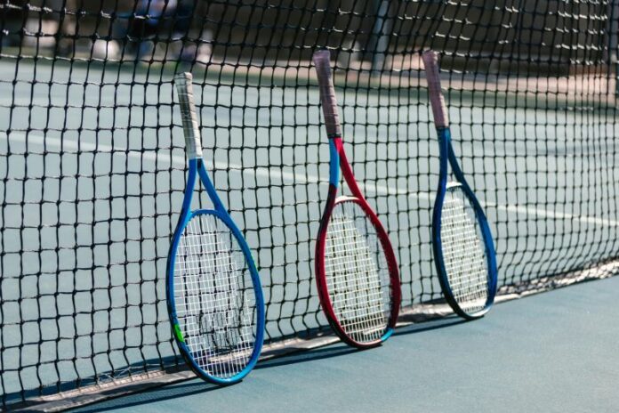 Ilustrasi Raket Tenis. (Foto: Pexels)