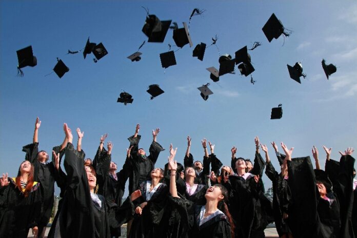 Ilustrasi wisuda. Foto: Pexels