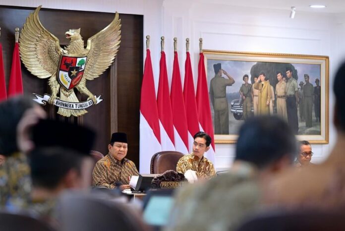 Presiden Prabowo Subianto dan Wakil Presiden Gibran Rakabuming Raka Pimpin Sidang Rapat Kabinet. (Foto: Istimewa)