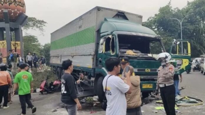 Polisi Amankan Truk yang Ugal-ugalan di Cipondoh, Tangerang. (Foto: Istimewa)