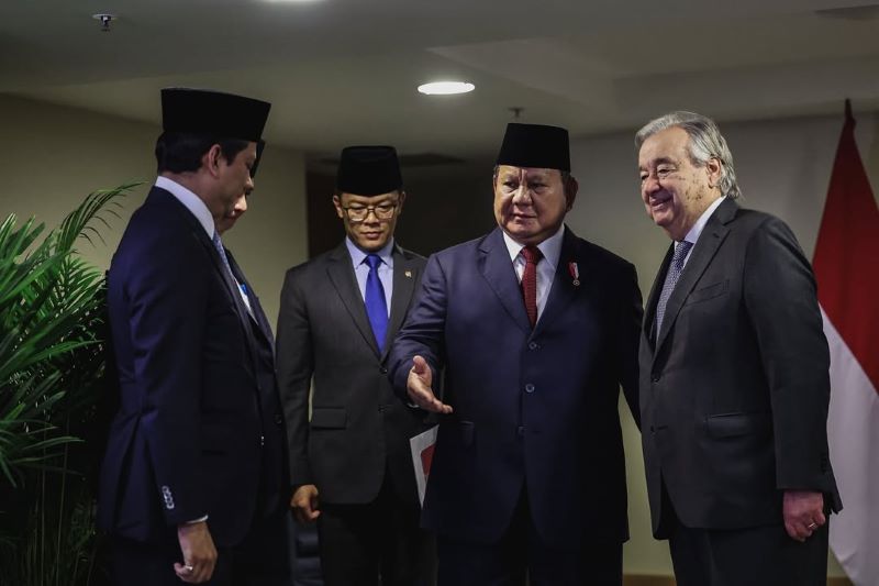 Presiden Prabowo bertemu dengan Sekretaris Jenderal PBB Antonio Guterres, beserta jajaran delegasi tingkat tinggi di Rio de Janeiro, Brasil. (Foto: Dok. Tim Media Presiden Prabowo Subianto, Biro Pers Sekretariat Presiden)