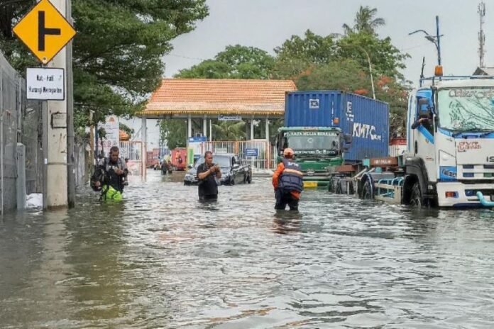 Banjir Rob Rendam 5 RT dan 3 Ruas Jalan di Jakarta Utara. (Foto: Istimewa)